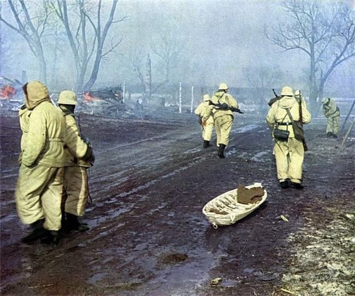 History: World War color photography