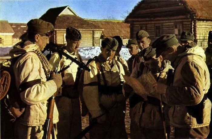 History: World War color photography