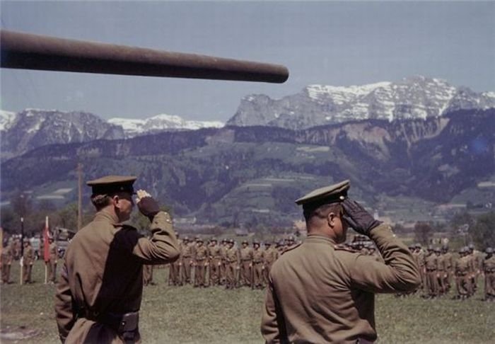 History: World War color photography