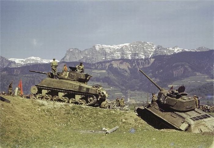 History: World War color photography