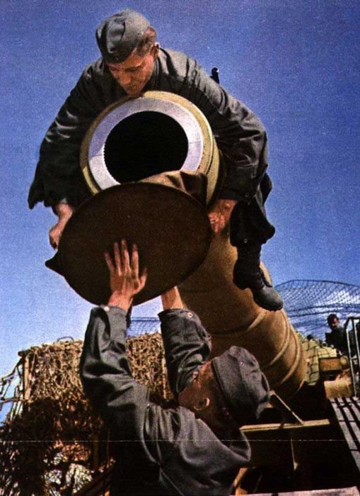 History: World War color photography