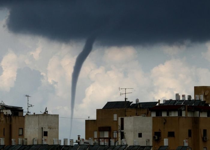 TOPSHOTS-ISRAEL-WEATHER-TORNADO