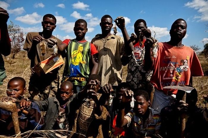 Rat catchers, Madamba, Mozambique