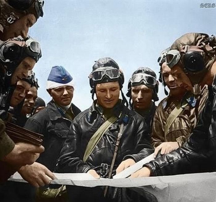 History: World War color photography