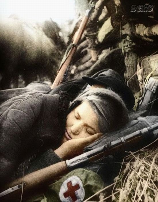 History: World War color photography