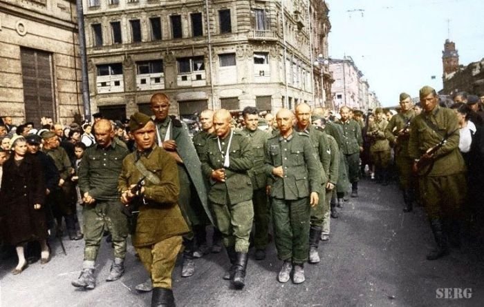 History: World War color photography