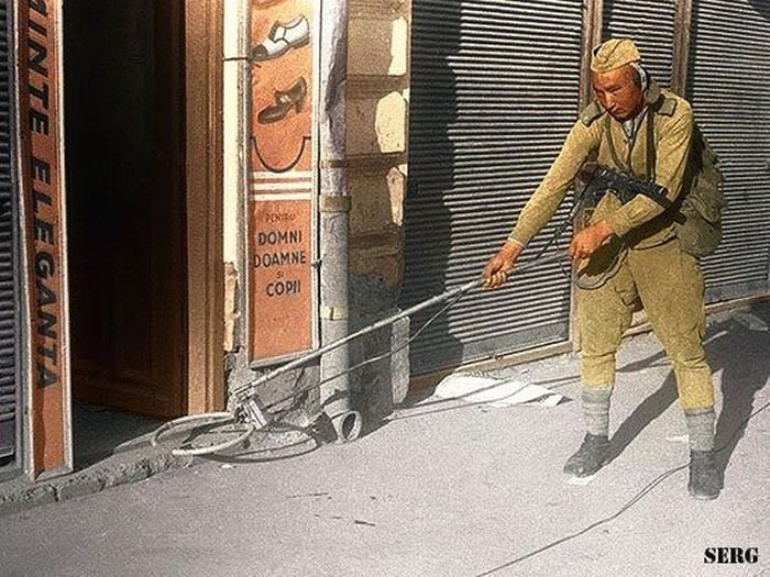 History: World War color photography