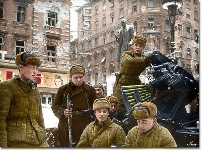 History: World War color photography