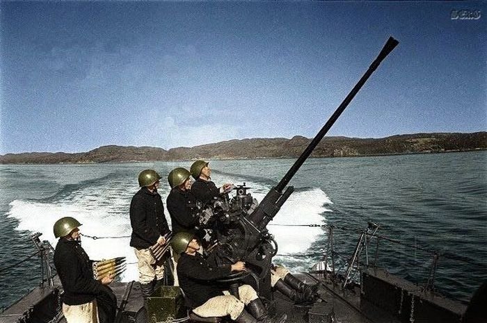 History: World War color photography