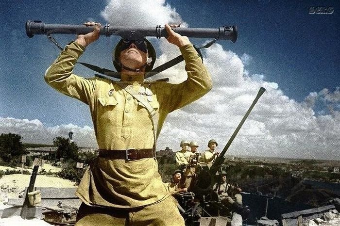 History: World War color photography