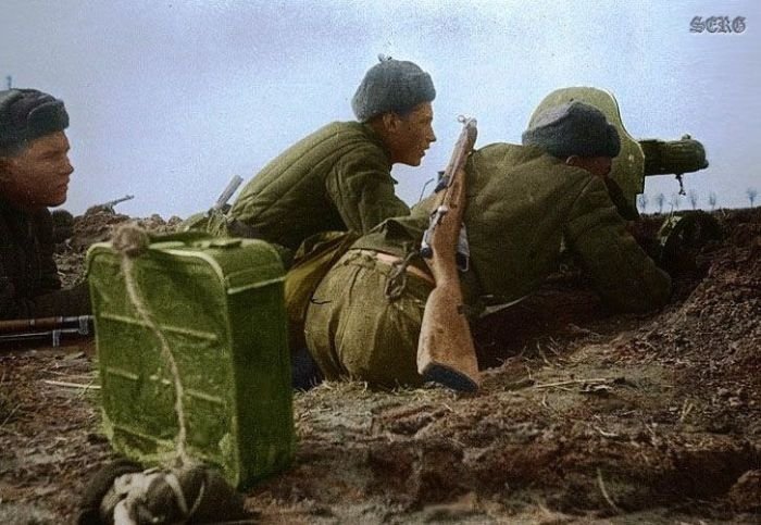 History: World War color photography