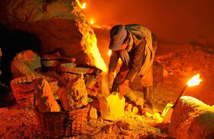 Kawah Ijen at night by Olivier Grunewald