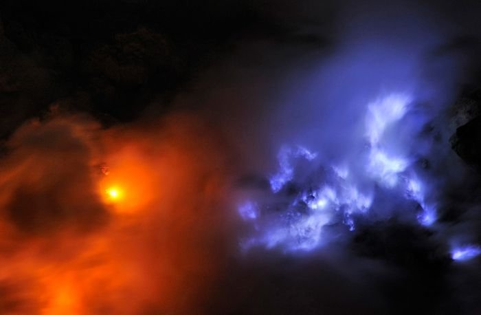 Kawah Ijen at night by Olivier Grunewald