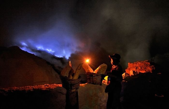 Kawah Ijen at night by Olivier Grunewald