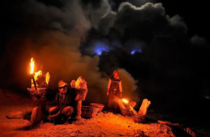 Kawah Ijen at night by Olivier Grunewald