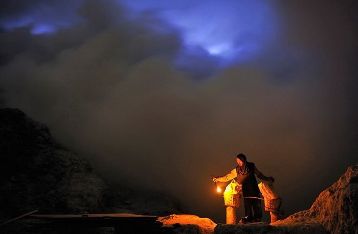 Kawah Ijen at night by Olivier Grunewald