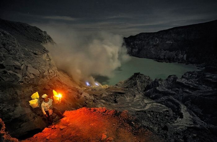 Kawah Ijen at night by Olivier Grunewald