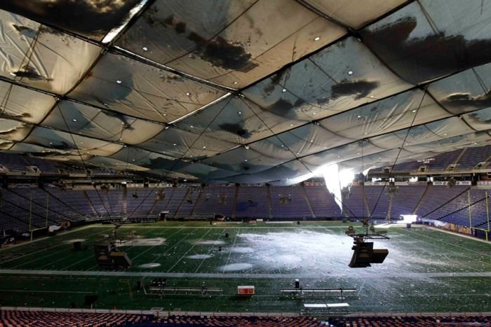 Hubert H. Humphrey Metrodome roof collapses