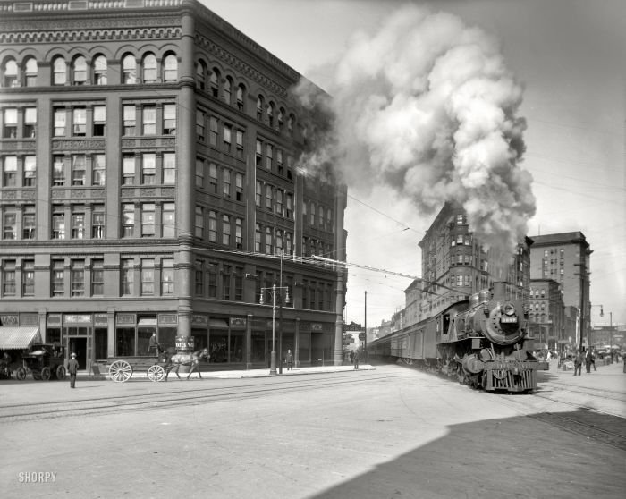 History: Black and white city photography, United States