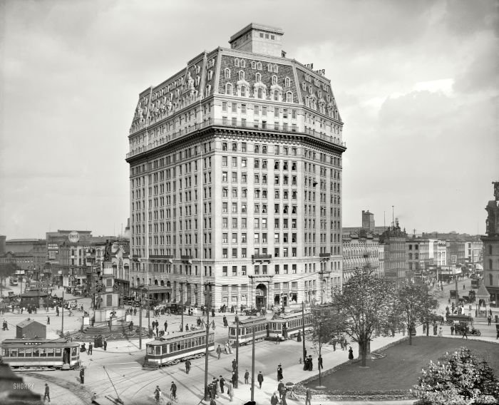 History: Black and white city photography, United States