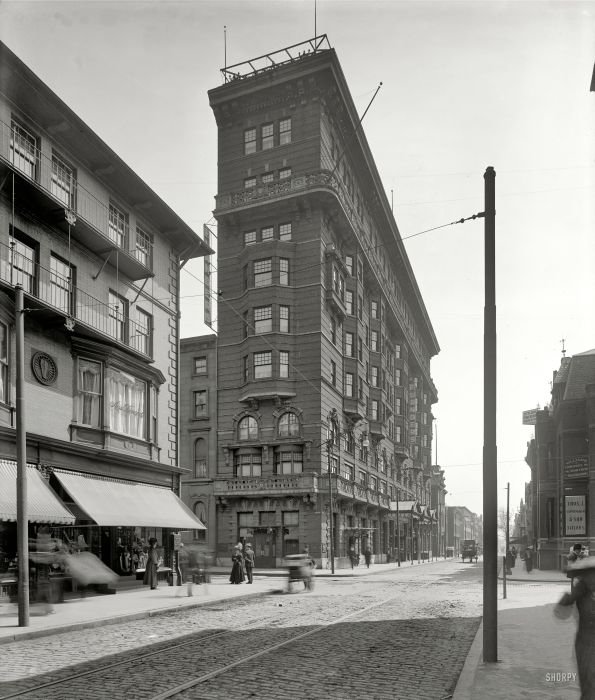 History: Black and white city photography, United States