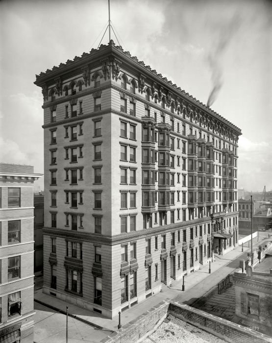 History: Black and white city photography, United States