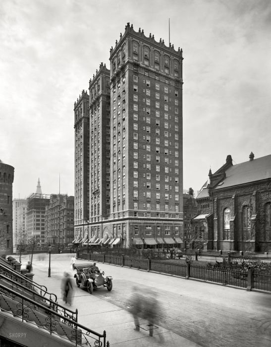 History: Black and white city photography, United States