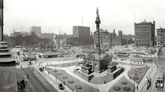 History: Black and white city photography, United States