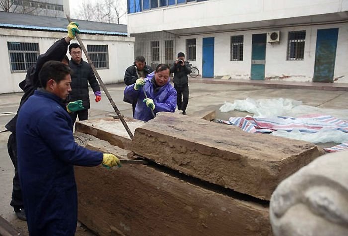 700 year-old mummy discovery, Ming dynasty, Taizhou, China