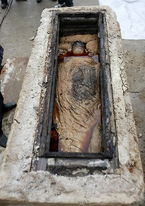 700 year-old mummy discovery, Ming dynasty, Taizhou, China