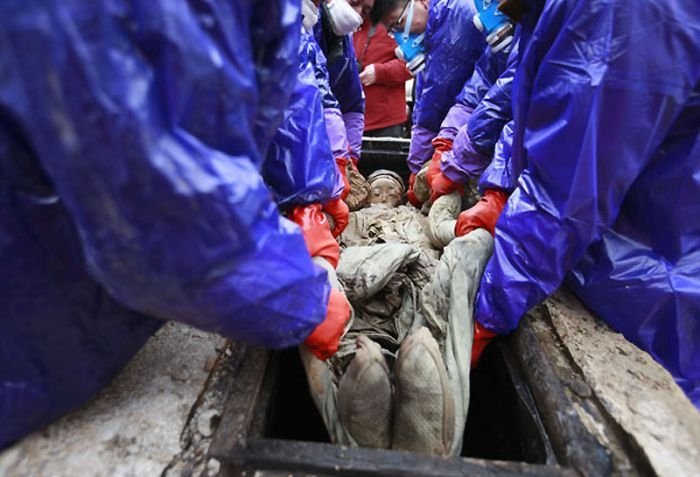 700 year-old mummy discovery, Ming dynasty, Taizhou, China