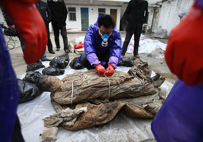 700 year-old mummy discovery, Ming dynasty, Taizhou, China