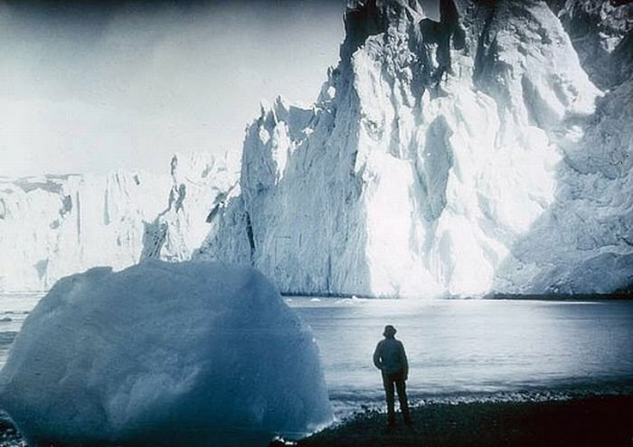 History: Antarctica in color by Frank Hurley, 1915