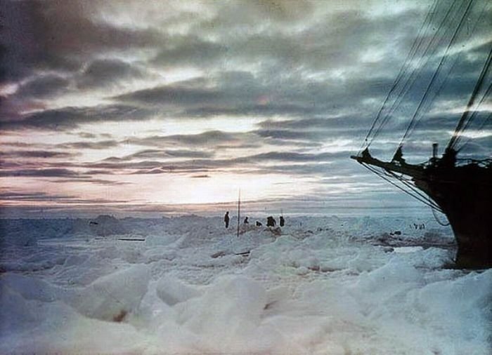 History: Antarctica in color by Frank Hurley, 1915