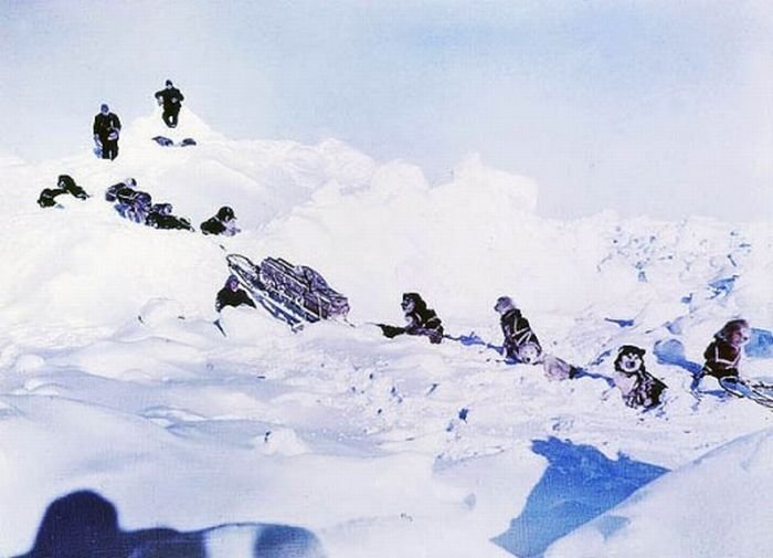 History: Antarctica in color by Frank Hurley, 1915