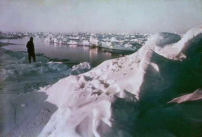 History: Antarctica in color by Frank Hurley, 1915