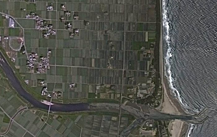 Aerial photos before and after 2011 earthquake and tsunami, Japan