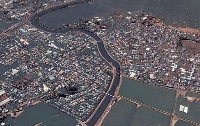 Aerial photos before and after 2011 earthquake and tsunami, Japan