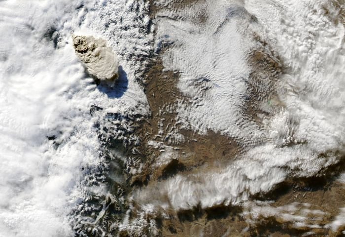 Puyehue volcano eruption, Andes, Chile