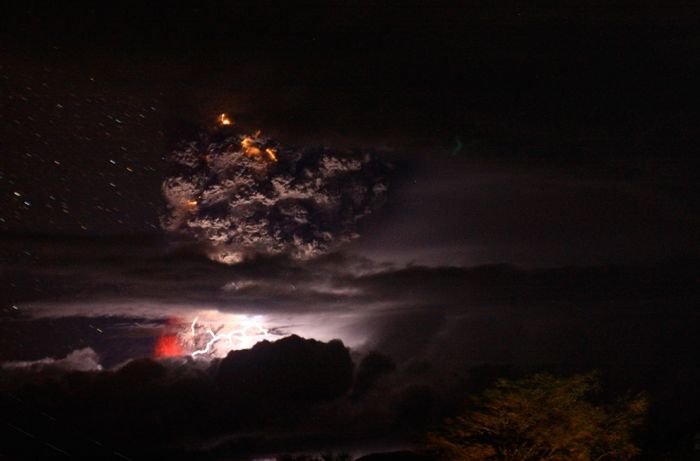 Puyehue volcano eruption, Andes, Chile