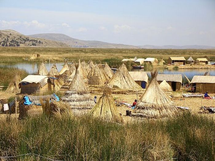 Uros people, floating islands of Lake Titicaca, Peru, Bolivia