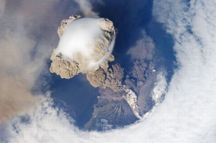 volcanoes around the world