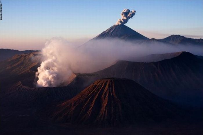 volcanoes around the world