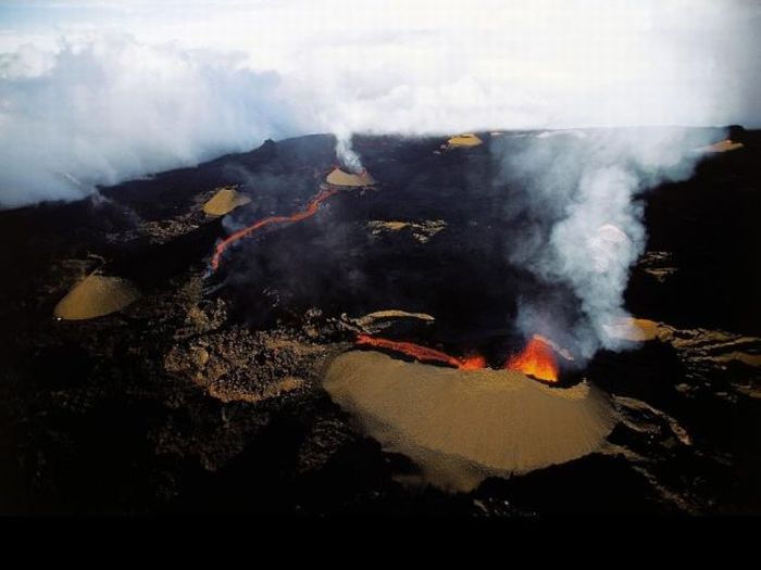 volcanoes around the world