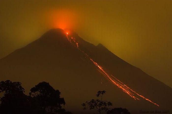 volcanoes around the world