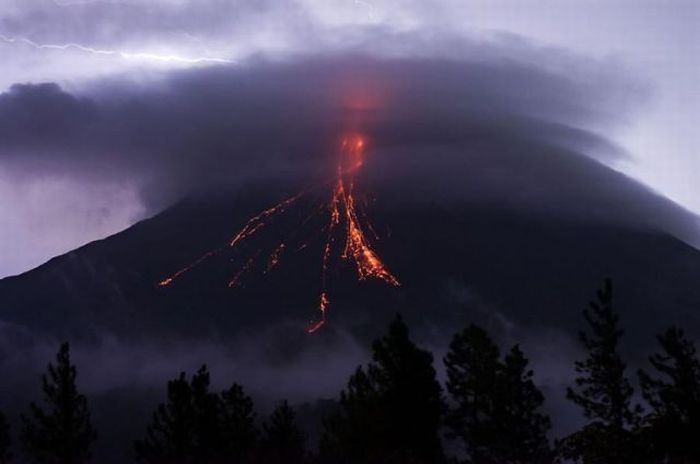 volcanoes around the world