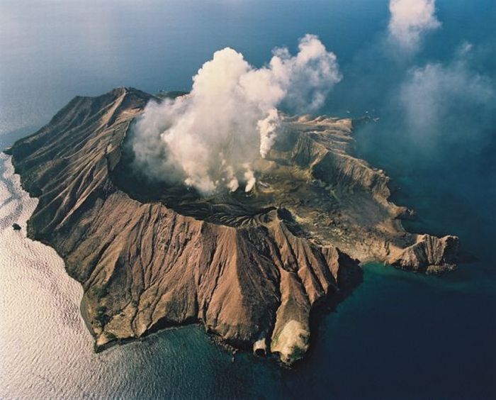 volcanoes around the world