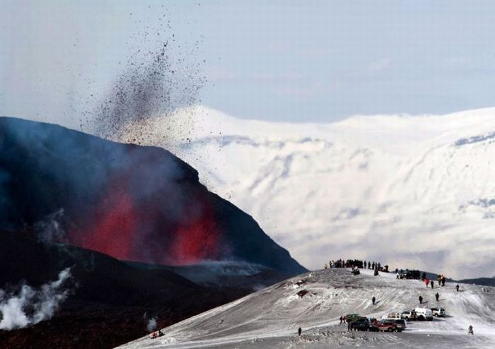 volcanoes around the world