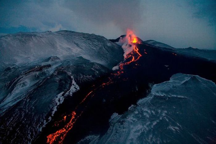 volcanoes around the world