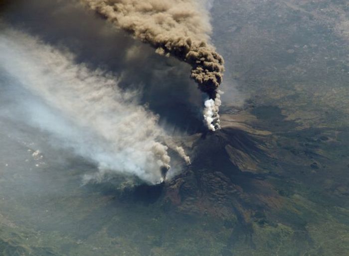 volcanoes around the world